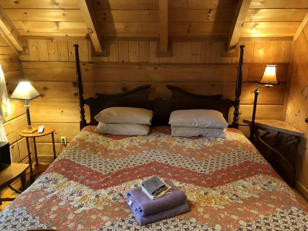 Gatlinburg Mountain Magic Hot Tub Cabins