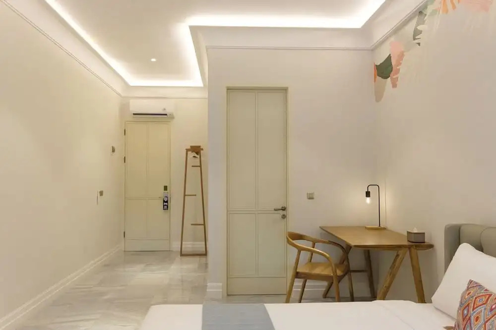 UROOMS Senopati