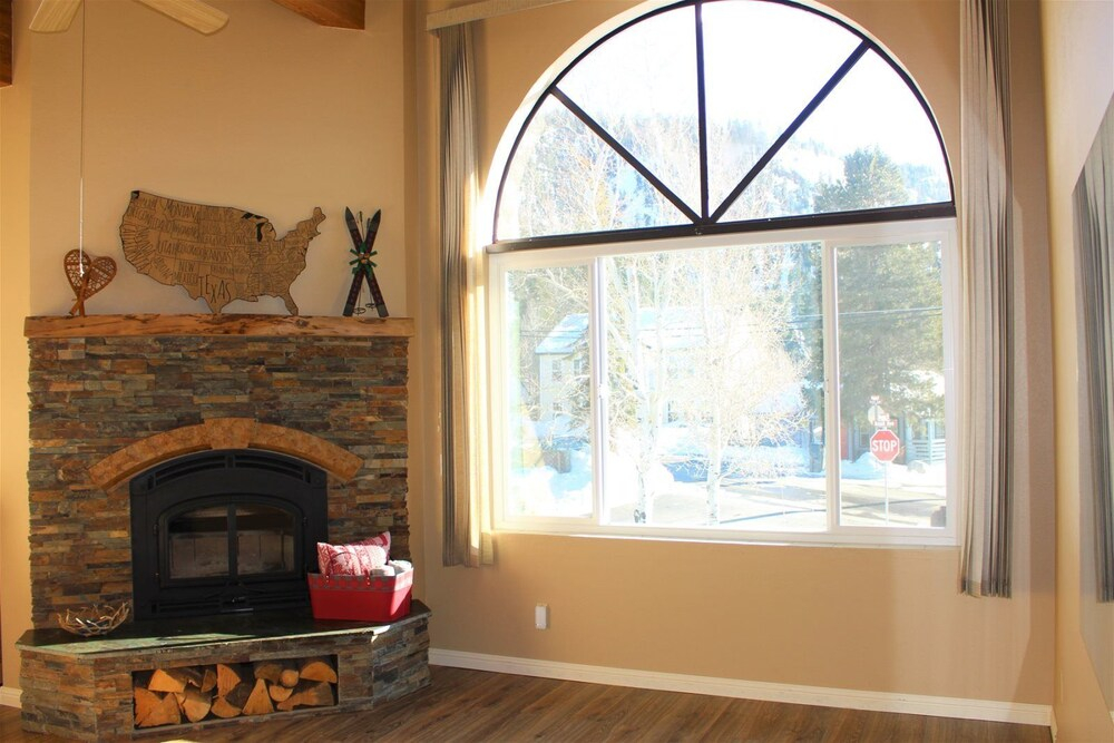 Edgewater #1 by Rainbow Ridge
