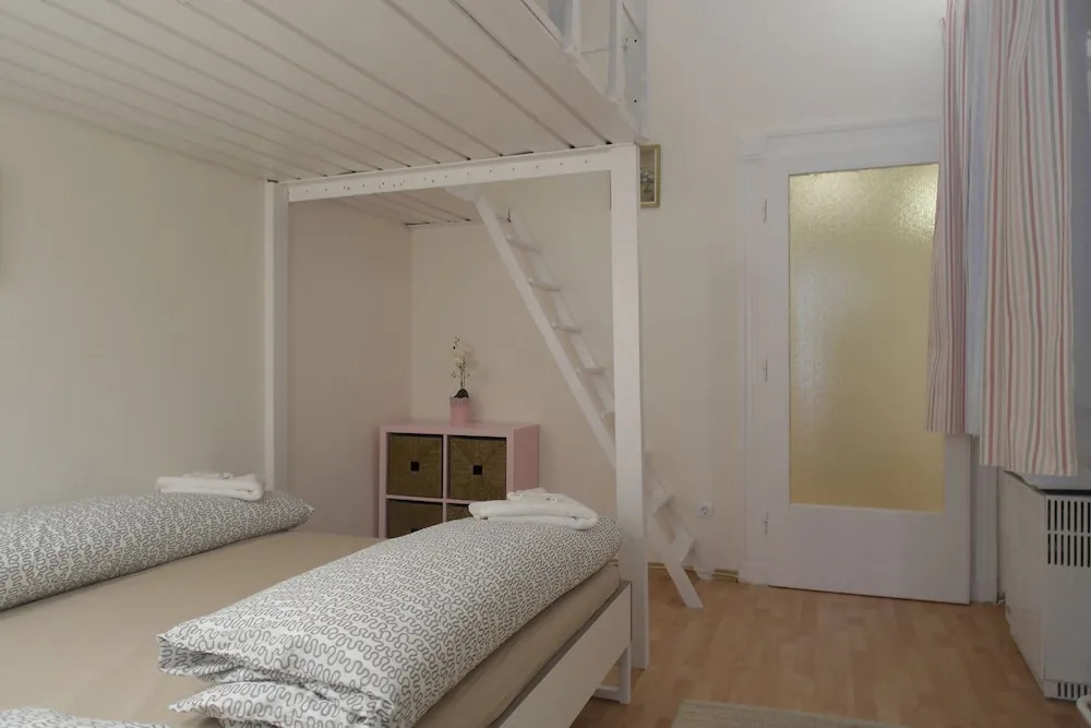 Budget Apartment by Hi5 - Veres Pálné