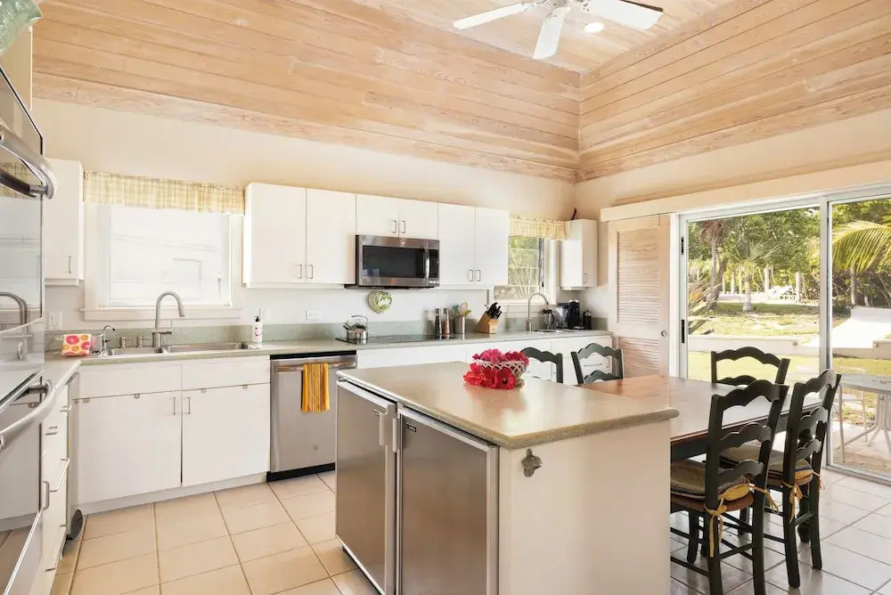 Windermere Paradise: Luxurious Estate With Amenities