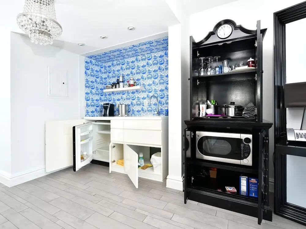 Miami World Rental - Mondrian 808