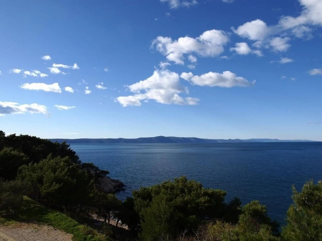 Ivi - 100 m From Pebble Beach - A5