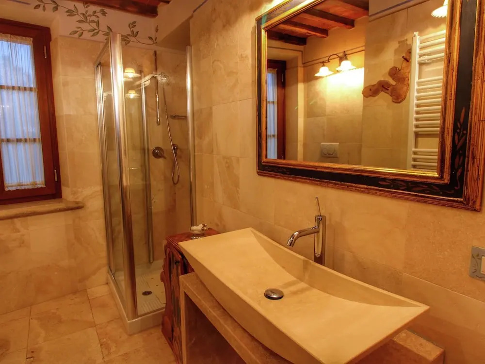 Gorgeous Mansion in Rapolano Terme With Swimming Pool