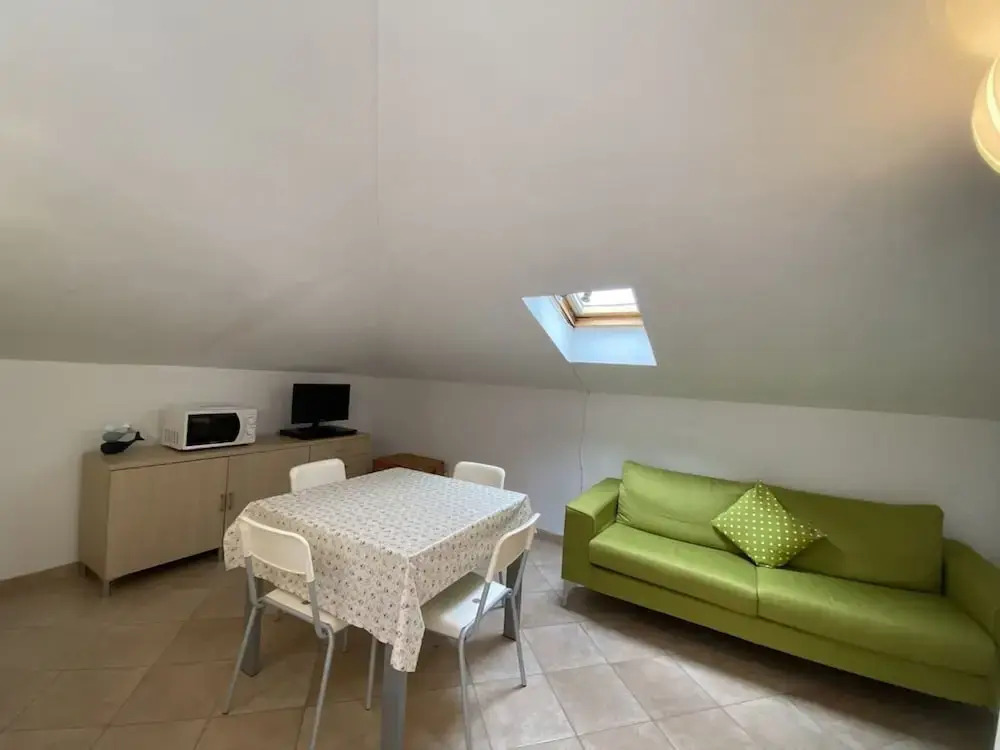 Two-room Apartment 3 Beds IN THE Conchiglia Area-rif Lucip2