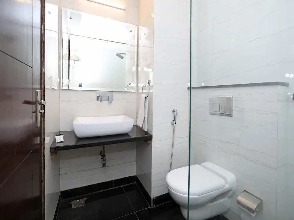 OYO 9532 Hotel Q-Cent