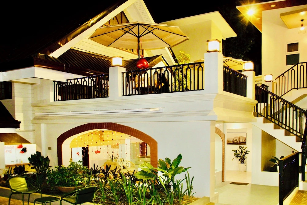 Hidden Oasis Resort