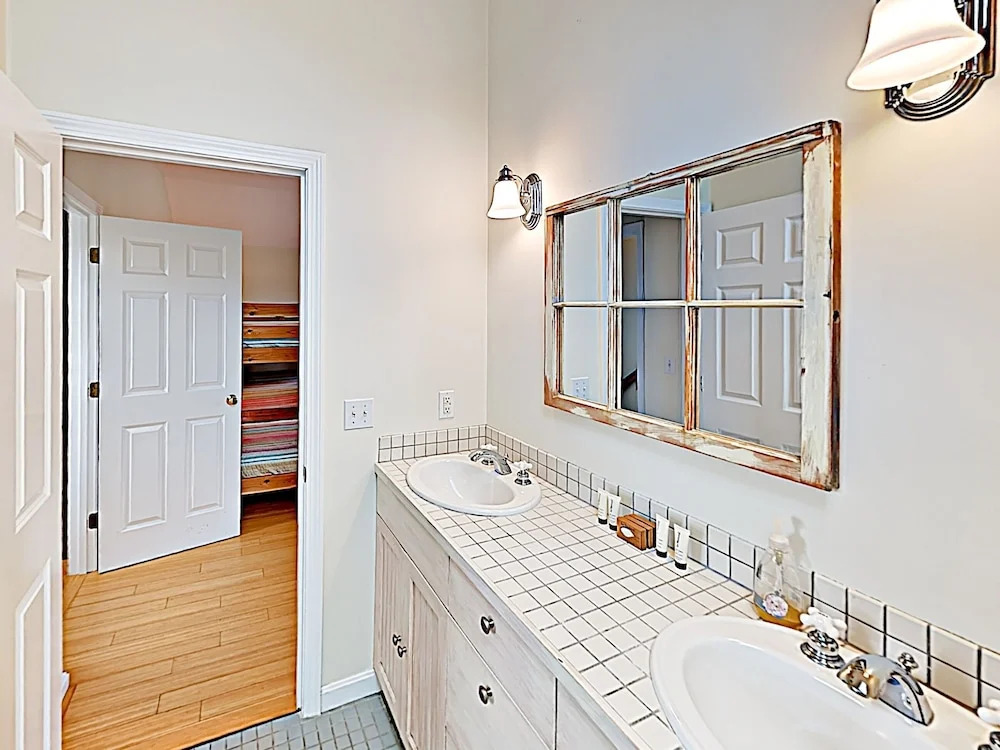 Oceanview Buzzards Bay Getaway by RedAwning