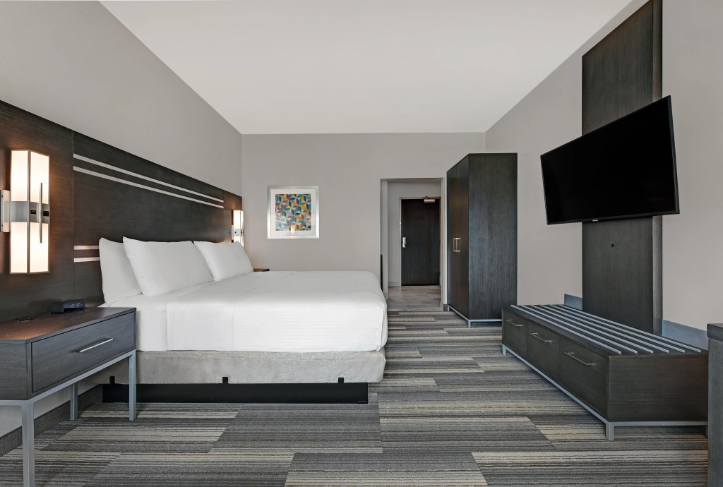 Holiday Inn Express & Suites Memorial - CityCentre by IHG
