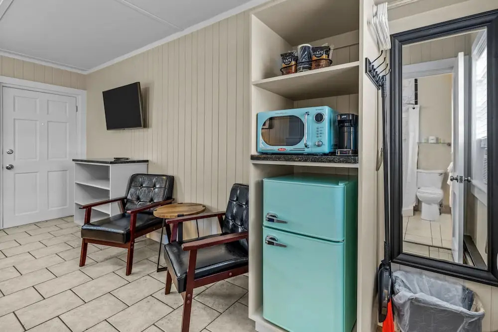 Dolphin Oceanfront Motel - Nags Head