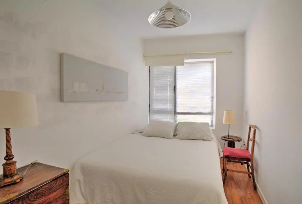 TOLETUM low cost LOFTS duplex diafanos o 2dormitorios PARKING Municipal Gratis al aire libre a 100m