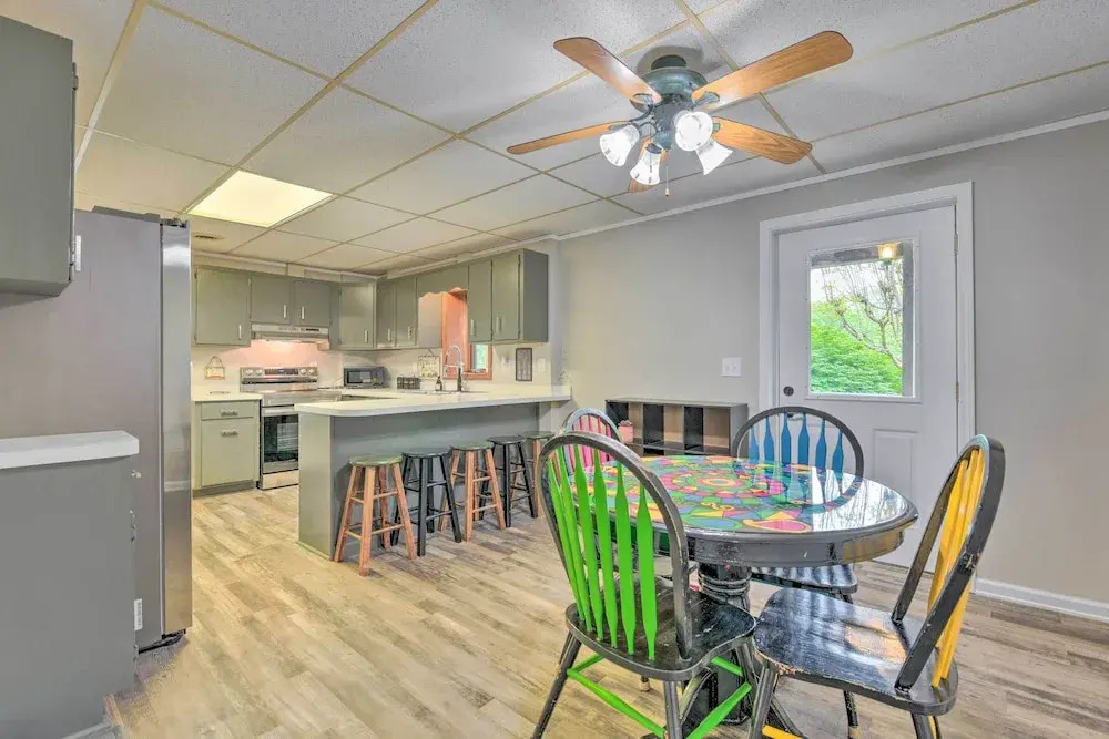 Pet-friendly Waynesville Home w/ Mountain Views!