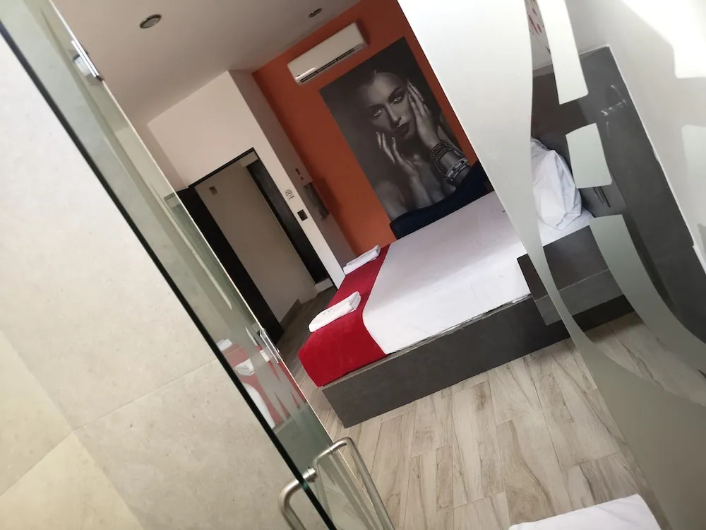 Motel Due