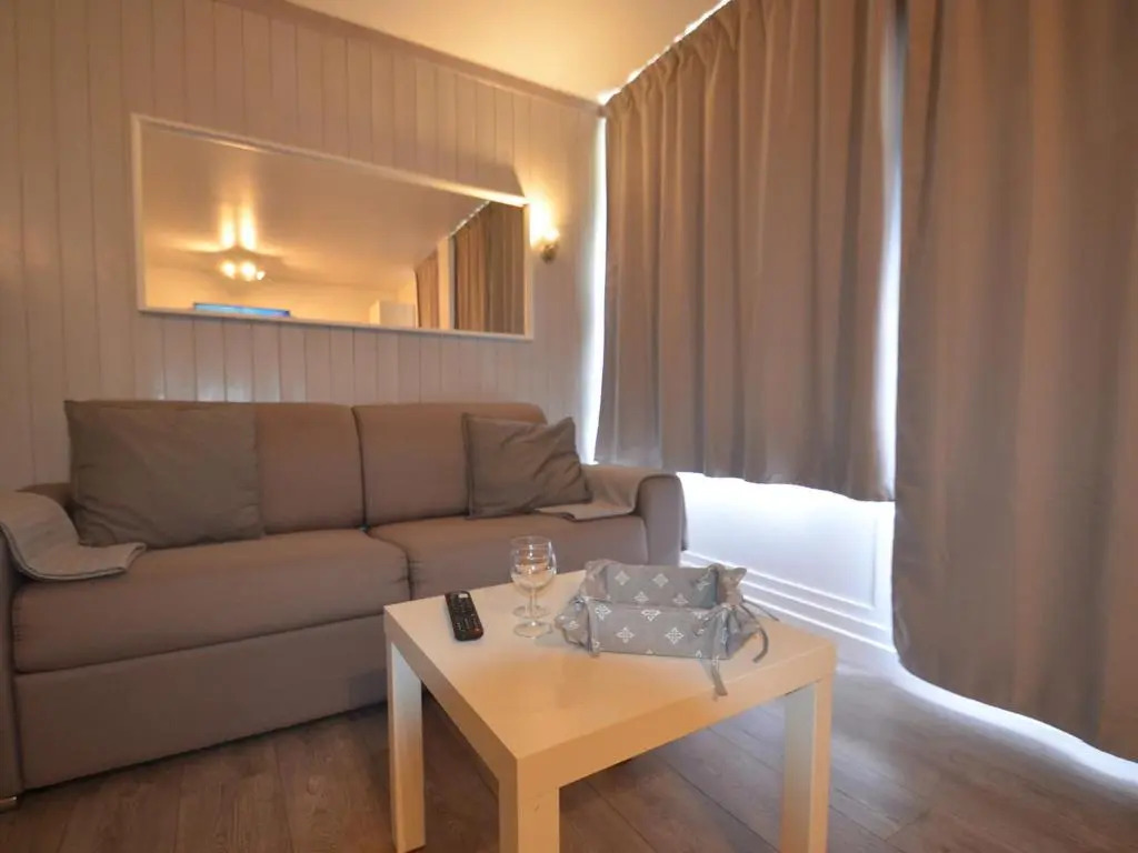 Appartement Les Menuires, 1 pièce, 4 personnes - FR-1-452-2