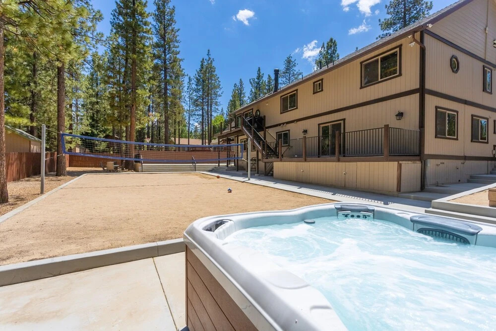 29 - Silver Fox Resort 6 Bedroom Home by Redawning