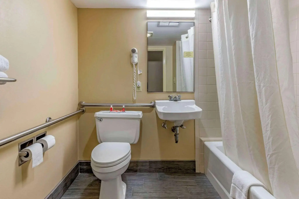 Econo Lodge & Suites Southern Pines - Pinehurst