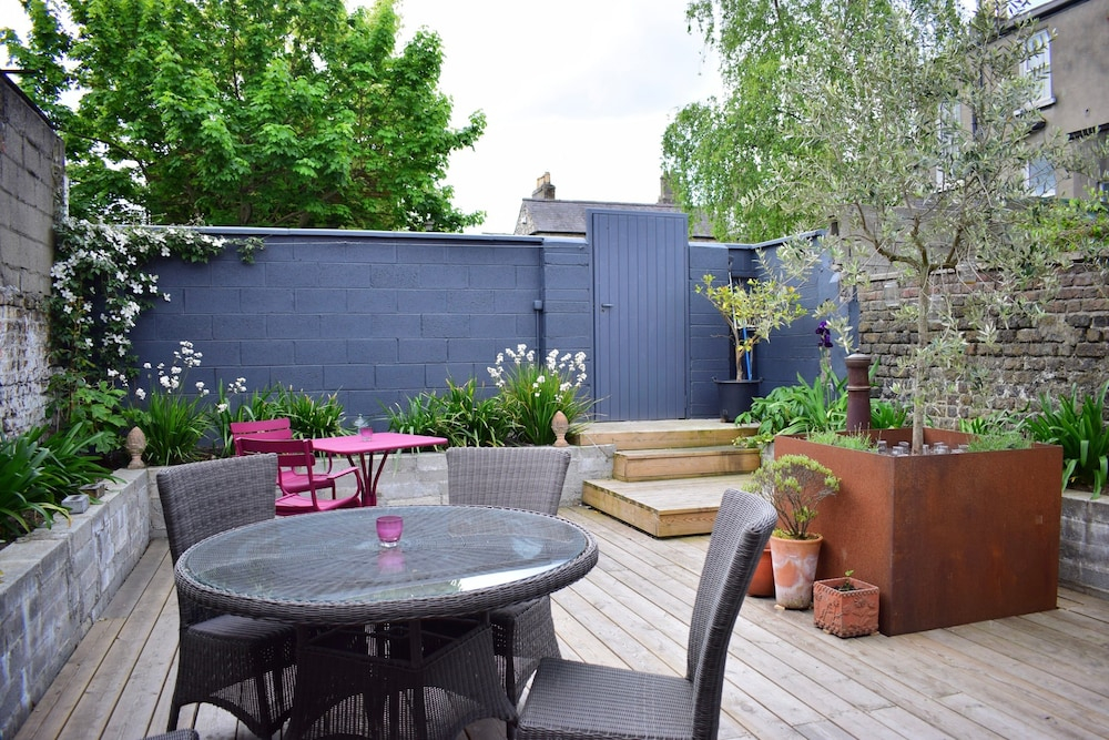 2 Bedroom Townhouse In Dublin City Centre