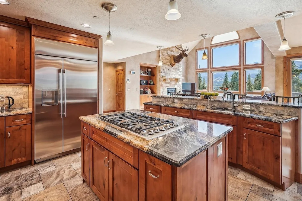 Rounds Retreat 4 Bedroom Home by Redawning