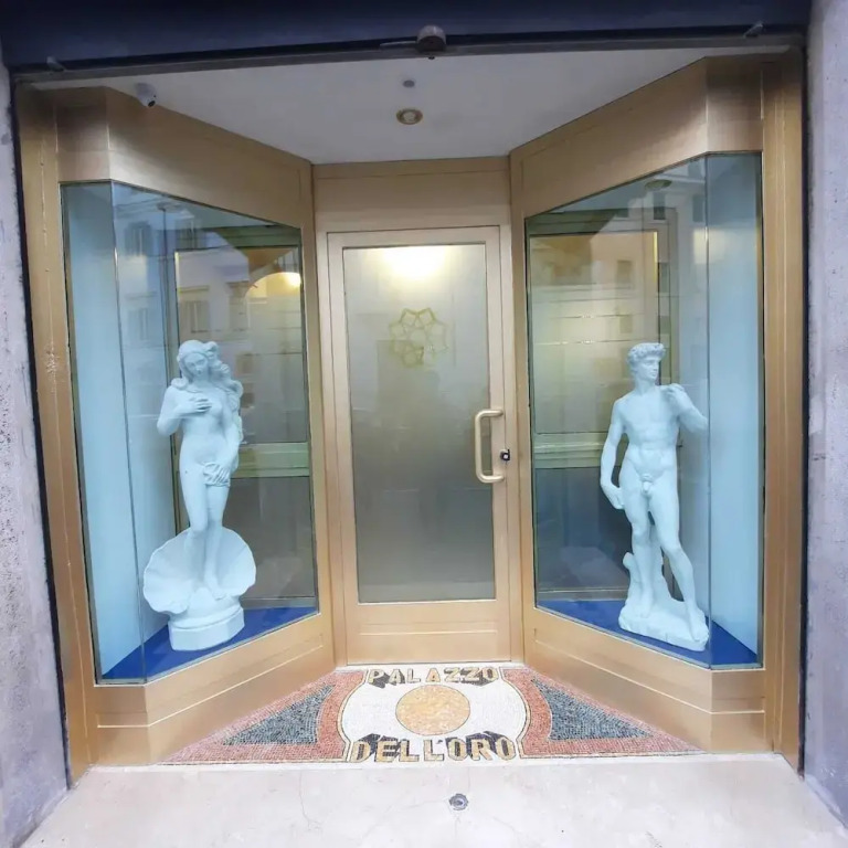Golden Palace Luxury Guest House