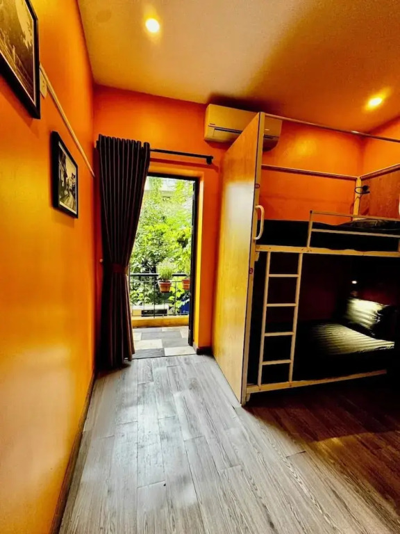 Autumn Hanoi House Bat Su