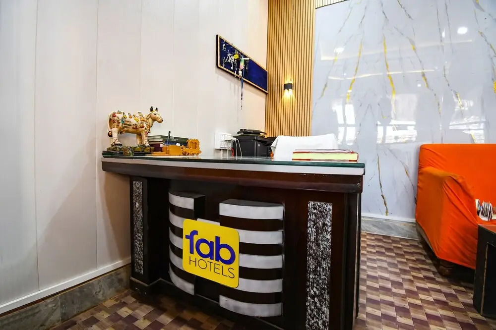Fabhotel Geeta Bhawan