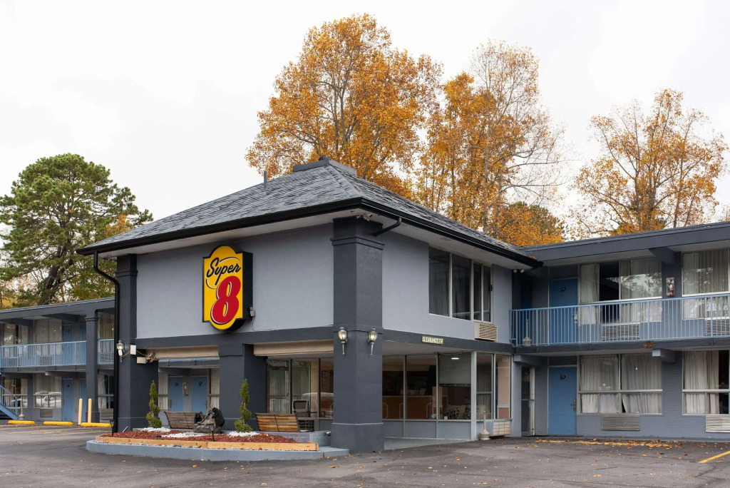 Super 8 by Wyndham Black Mountain Asheville East