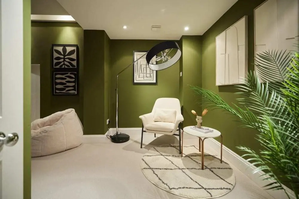 The Hyde Park Scenery Elegant 4BDR House with Study Room
