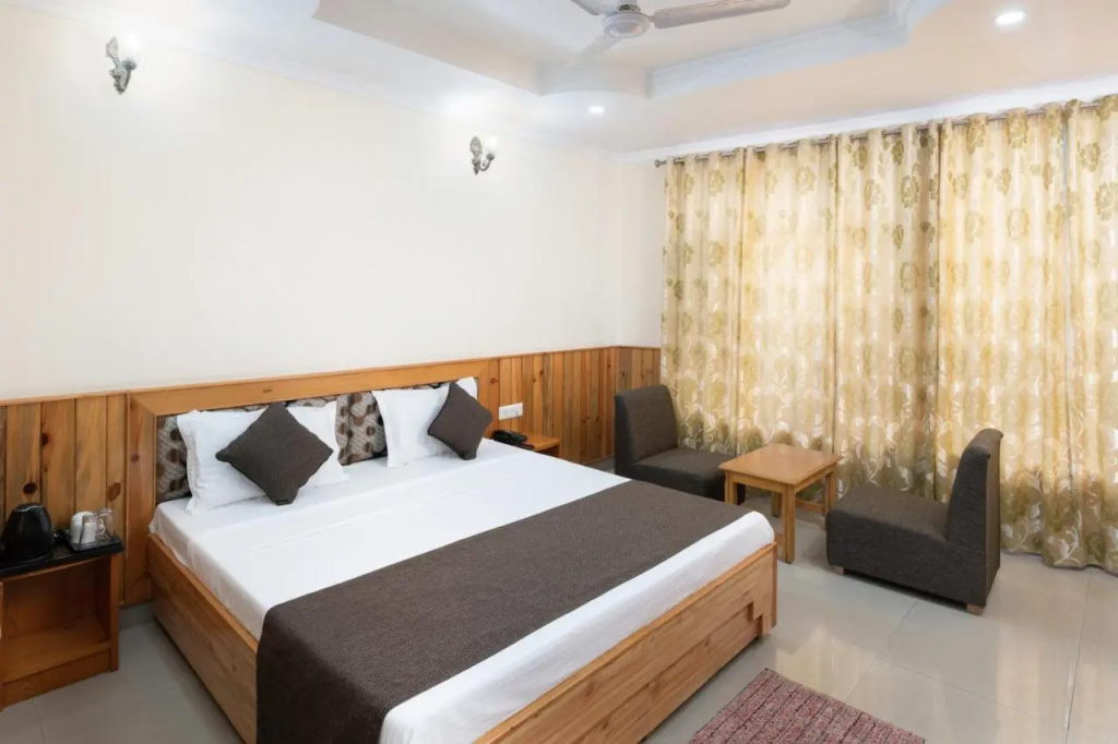 The Posh Hotel near Mall Road with Hassle Free Covered Parking