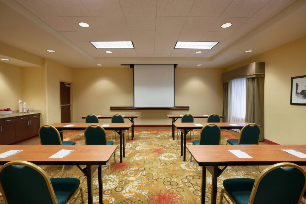 Hampton Inn & Suites East Hartford