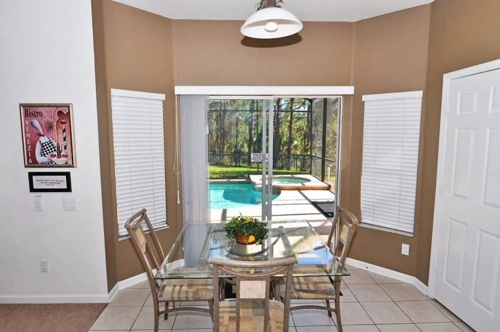 2653 The Windsor House 6 Bedroom by Florida Star