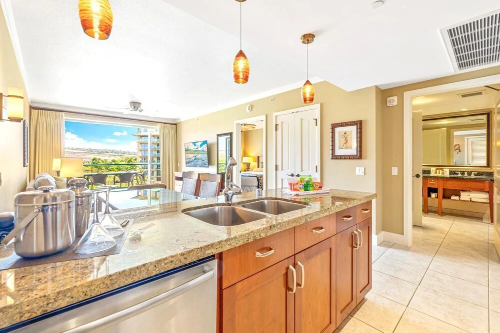 K B M Resorts- Hkk-510 Tropical 1bdrm, Private Balcony, Partial Ocean Views, Alfresco Dining!