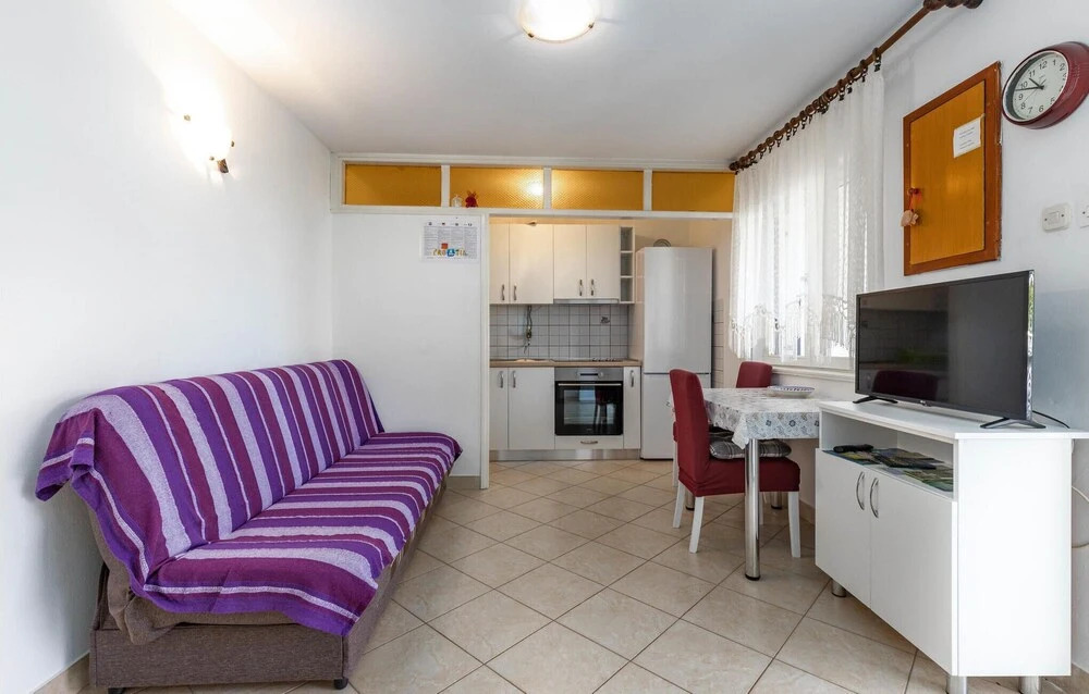 Awesome Home in Klenovica With Wifi and 5 Bedrooms