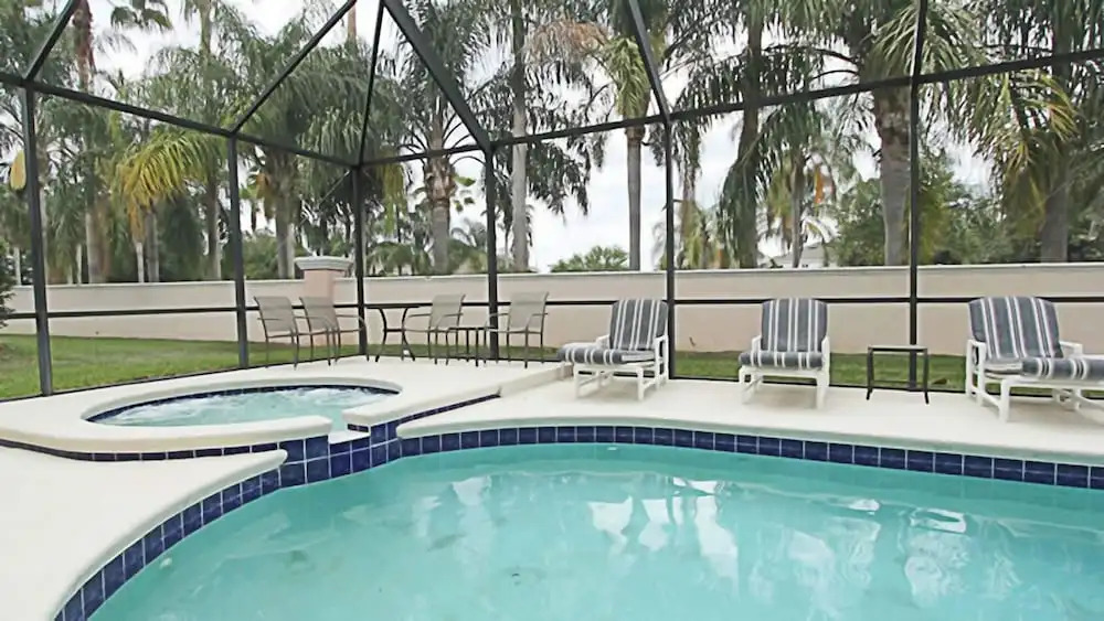 6 bedroom home in Windsor Palms