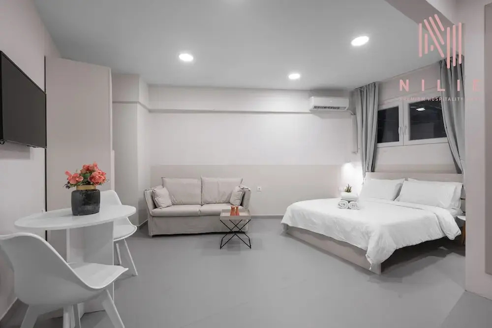 Venus, Nilie Hospitality MGMT