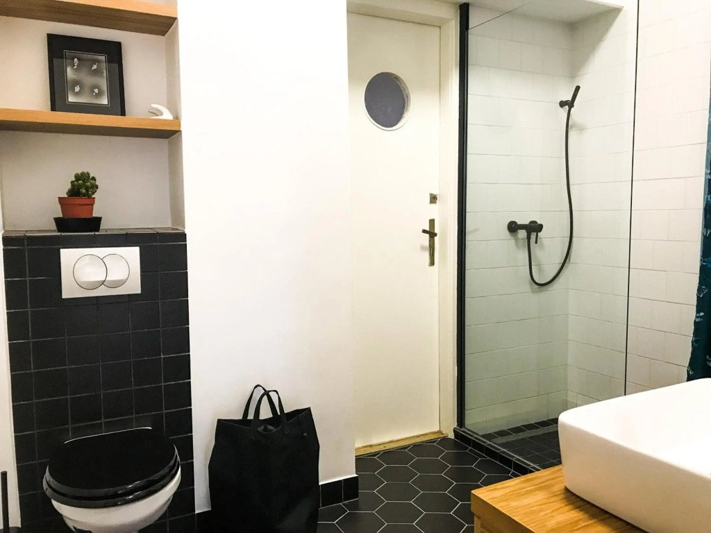 Spacious Bauhaus icon flat with fitness room in Central Buda, close to the river and Margaret island