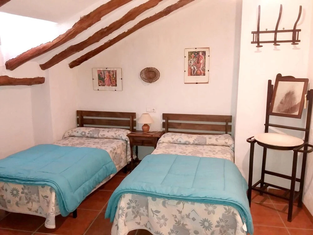 Spacious comfortable house in Quesada with balcony