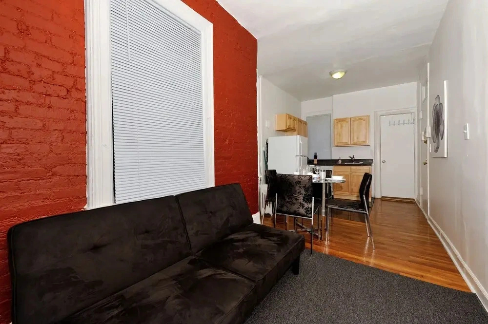 440 W 45Th #3E. 170 - 2 Br Apts