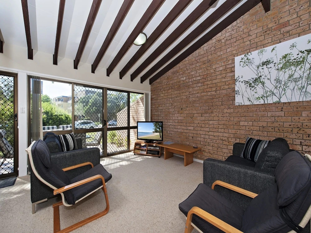 Bay Parklands, 3/2 Gowrie Avenue