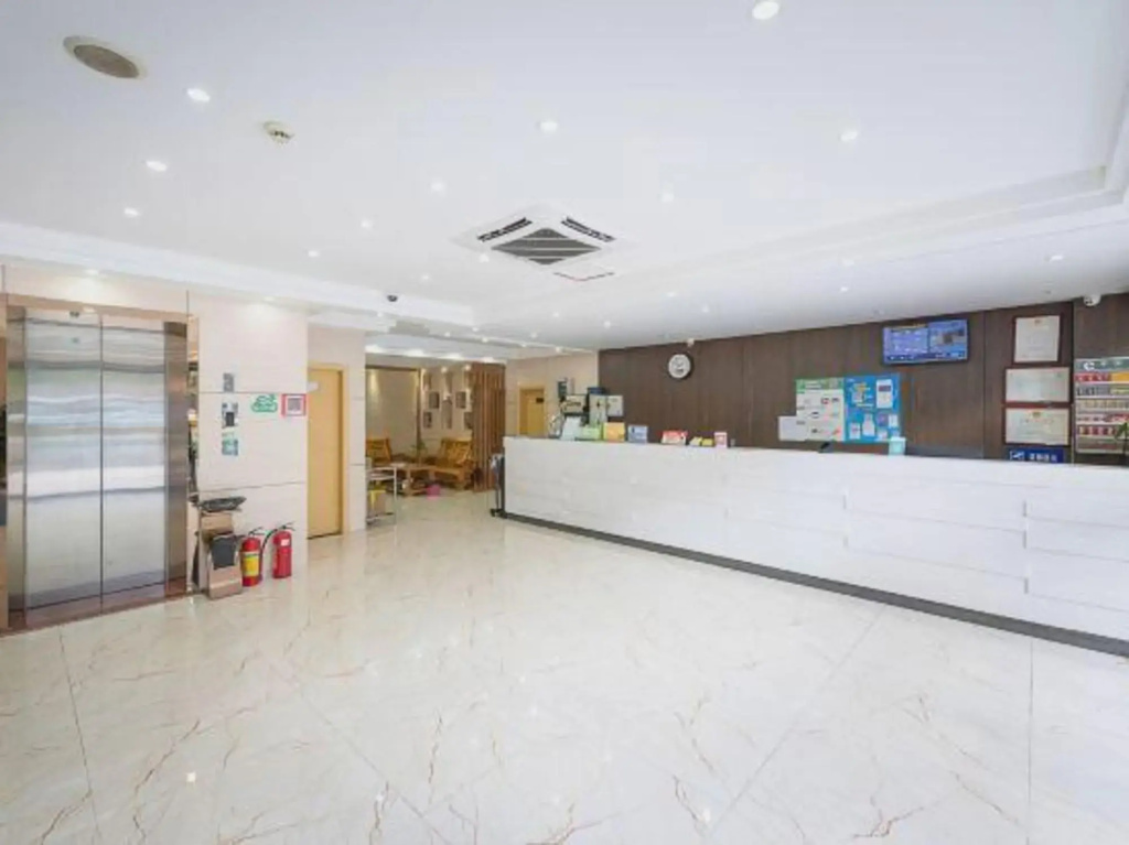 Heyi Express Hotel (Zhuhai Weichuangli Industrial Park)
