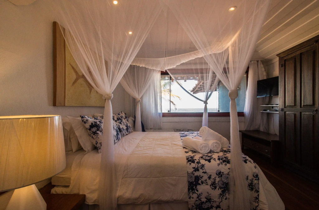 Incrível Mansão Pé na Areia de Geribá com Cinco Suítes Por Luxury Rentals