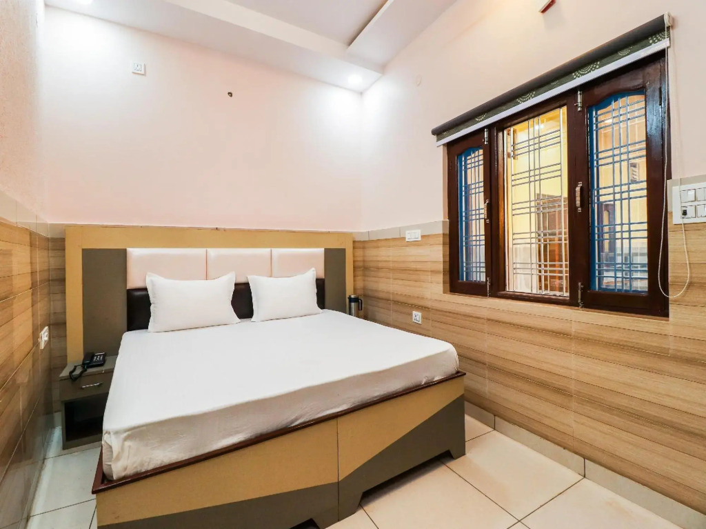SPOT ON 85285 Shikhar Hotel