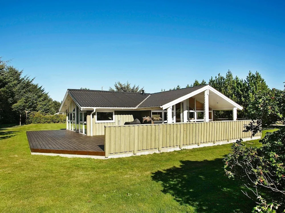 Luxurious Holiday Home in Løkken With Roofed Terrace