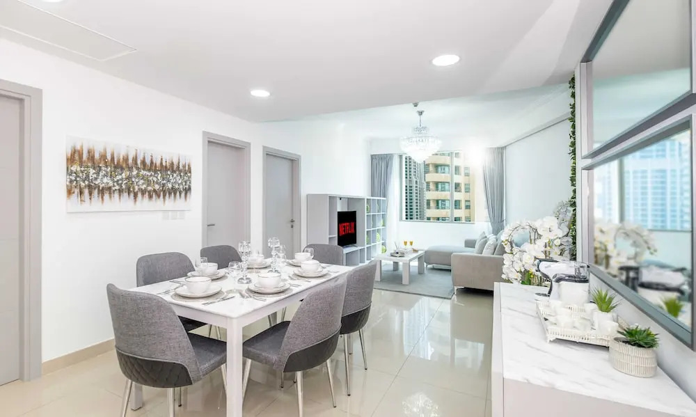 LUX The Marina Ocean View Suite 4