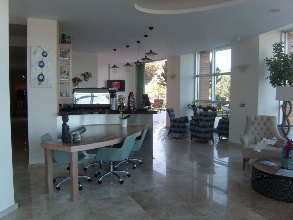 Marina Suites & Spa