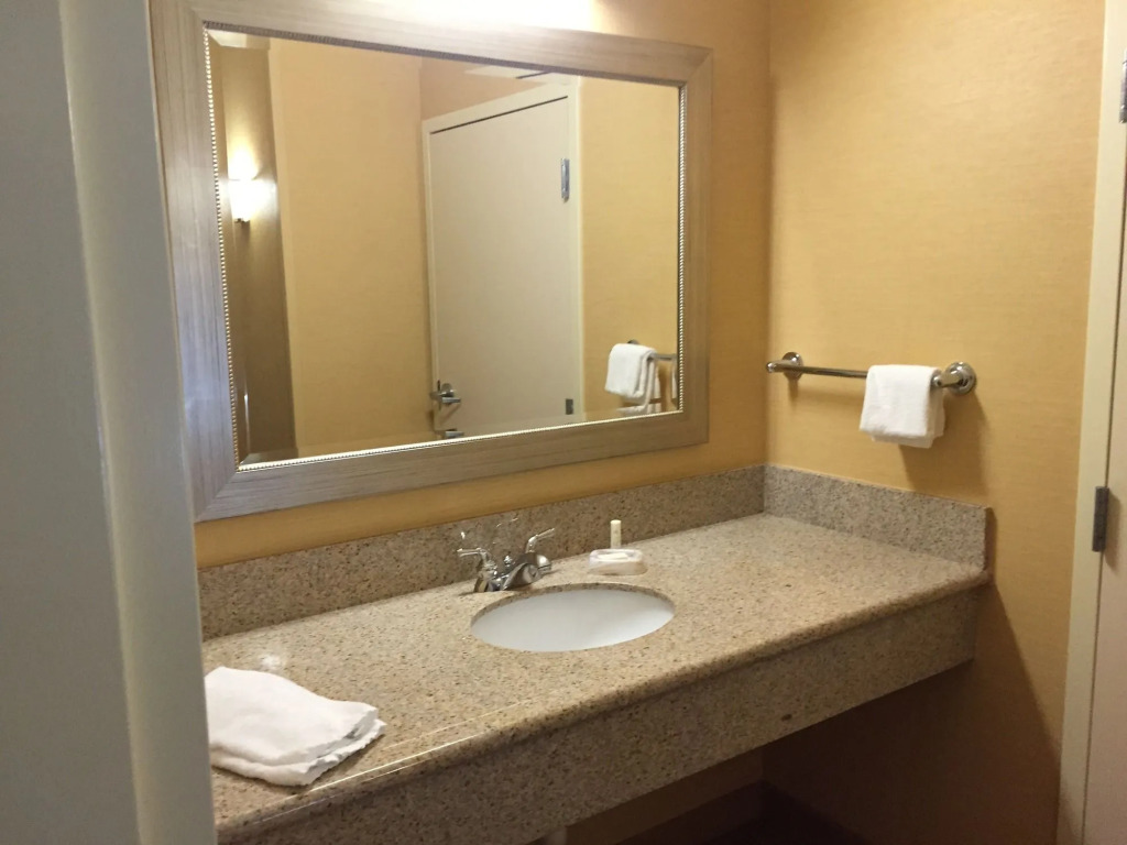 Courtyard Ventura Simi Valley