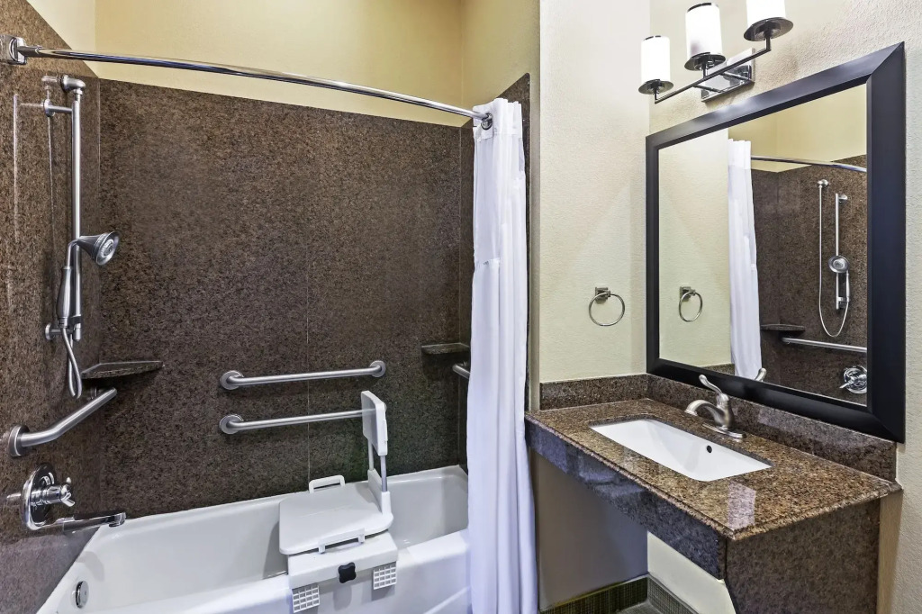 Holiday Inn Express Hotel & Suites Beaumont Northwest by IHG