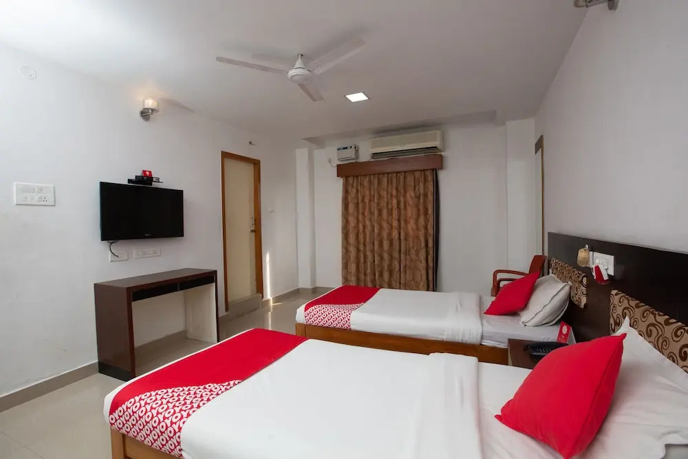 OYO 26947 The Lavish