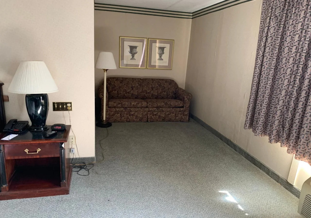 OYO Hotel East Hanover NJ-10
