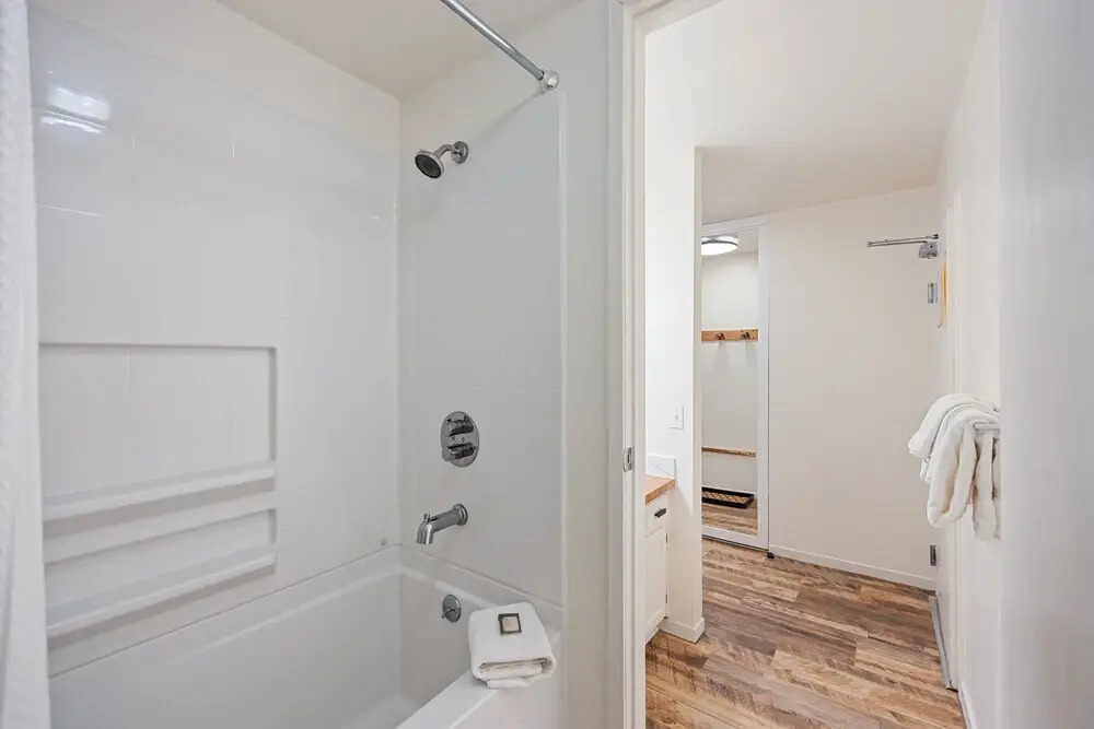 114 Bldg B 1 Bedroom Condo