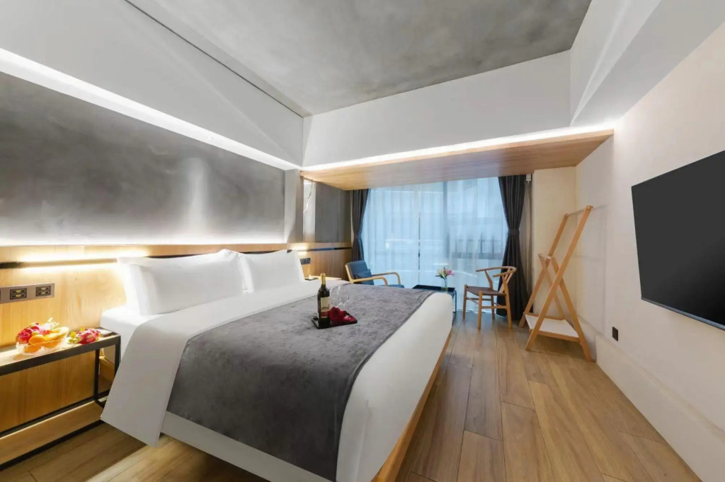 Manting Fashion Hotel (Yueyang Tower Scenic Area Branch)